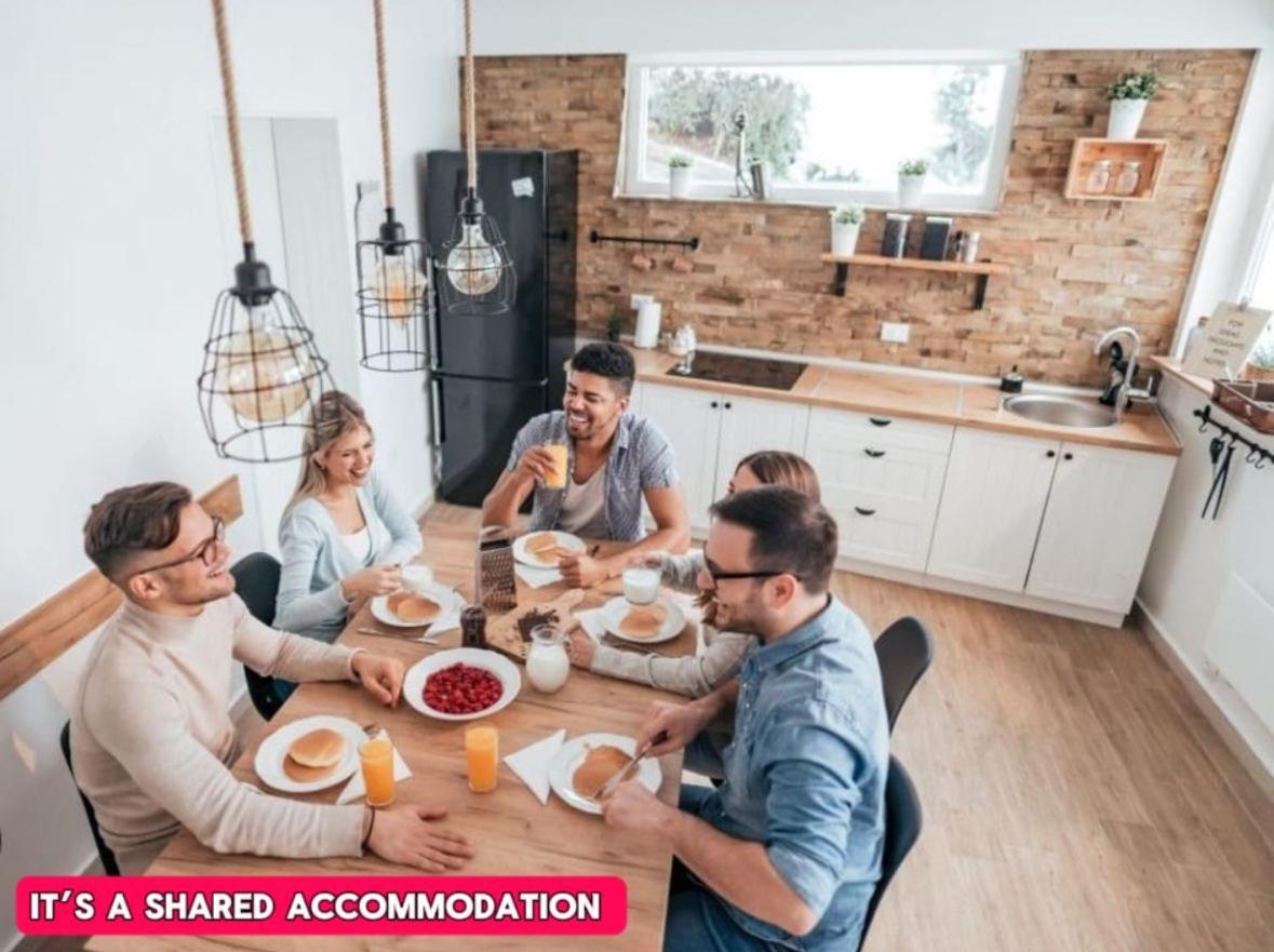 *Rf9Bc* For Your Most Relaxed & Cosy Stay + Free Parking + Free Fast Wifi * 리즈 외부 사진